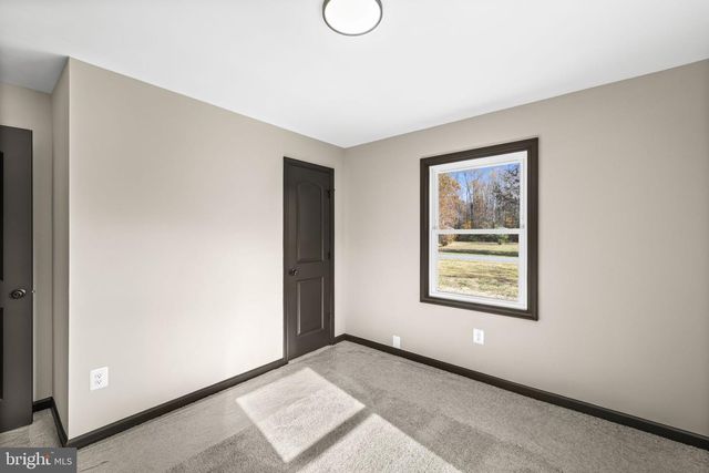 8236 ORMESBY LN, Woodford, VA 22580