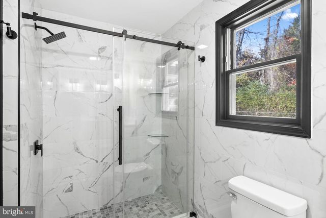 8236 ORMESBY LN, Woodford, VA 22580