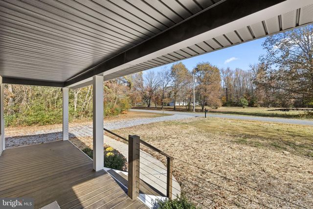 8236 ORMESBY LN, Woodford, VA 22580