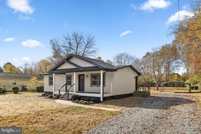 8236 ORMESBY LN, Woodford, VA 22580