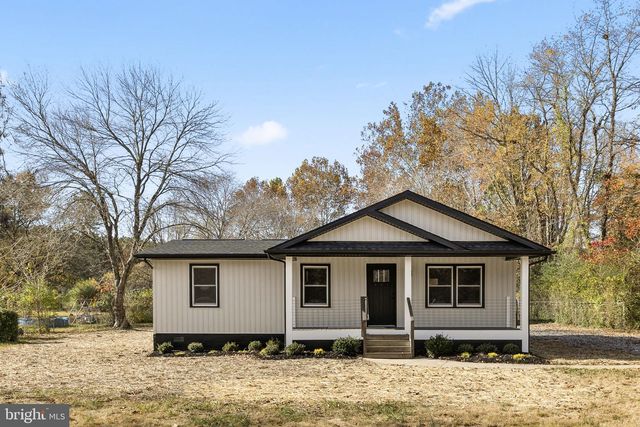 8236 ORMESBY LN, Woodford, VA 22580