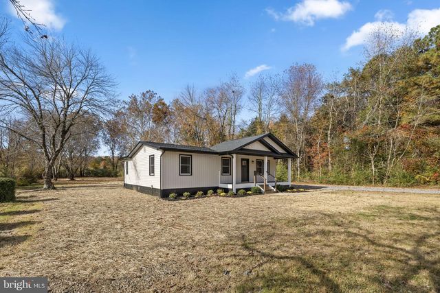 8236 ORMESBY LN, Woodford, VA 22580