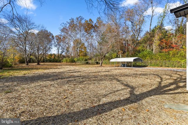 8236 ORMESBY LN, Woodford, VA 22580