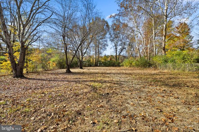 8236 ORMESBY LN, Woodford, VA 22580