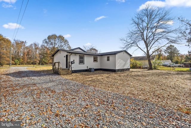 8236 ORMESBY LN, Woodford, VA 22580