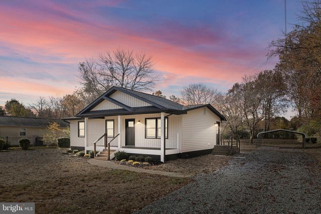 8236 ORMESBY LN, Woodford, VA 22580