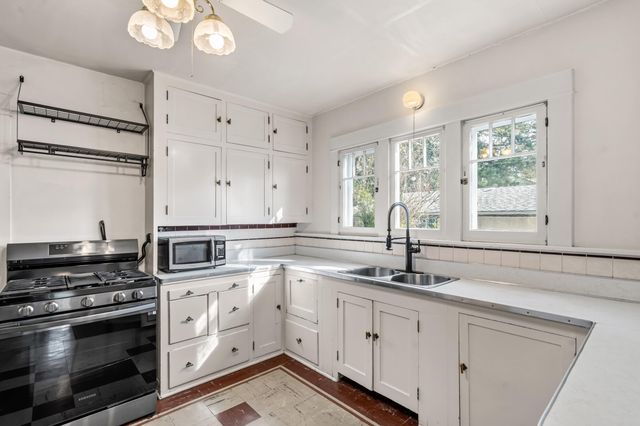 420 NW Savage Street, Grants Pass, OR 97526