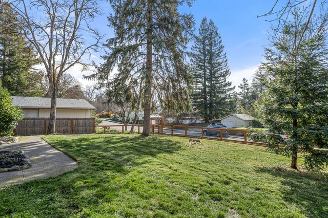 420 NW Savage Street, Grants Pass, OR 97526