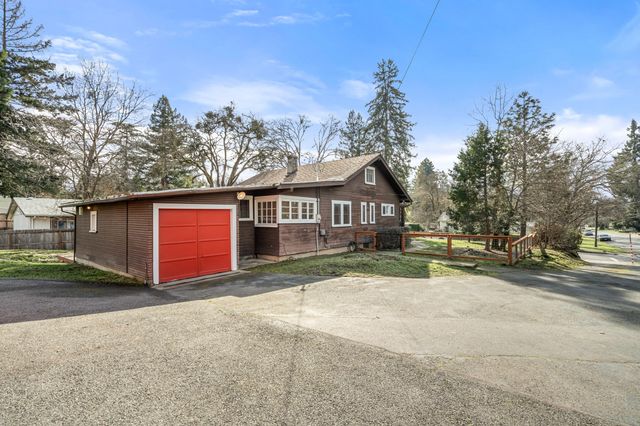 420 NW Savage Street, Grants Pass, OR 97526