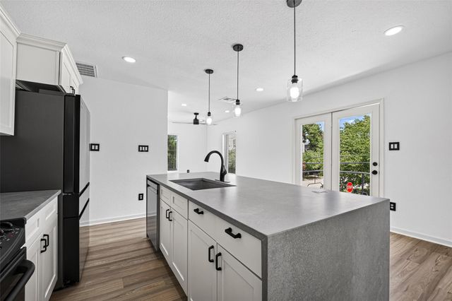 3701 Hutchins Street, Houston, TX 77004