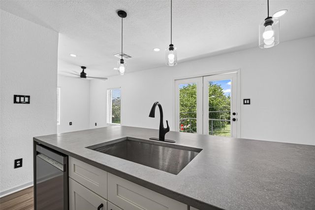 3701 Hutchins Street, Houston, TX 77004
