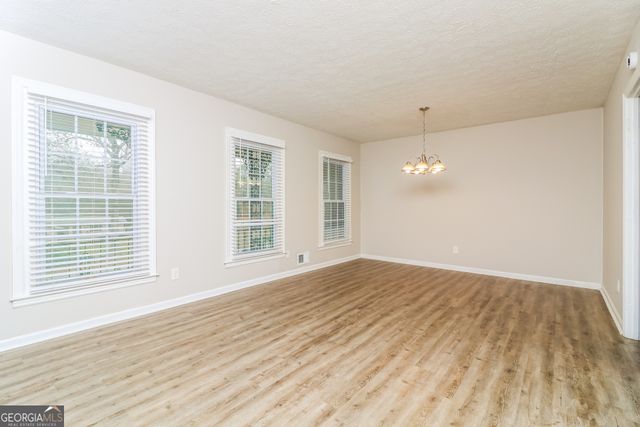 2992 Laura Lane, Lithia Springs, GA 30122