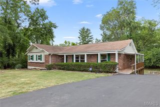 11039 Easy Street, St Ann, MO 63074