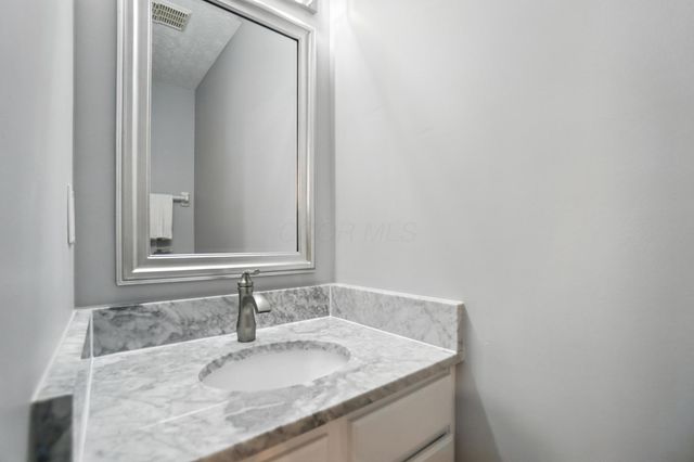 6001 Canyon Creek Drive, 303, Dublin, OH 43016