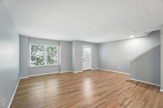 6001 Canyon Creek Drive, 303, Dublin, OH 43016