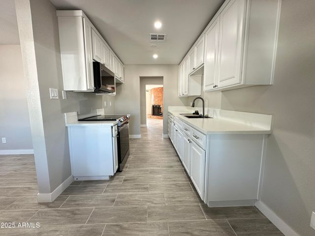 2315 E NANCY Lane, Phoenix, AZ 85042