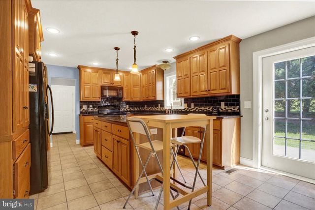 148 EDWARD DR, Millersburg, PA 17061