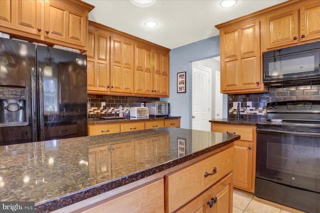 148 EDWARD DR, Millersburg, PA 17061
