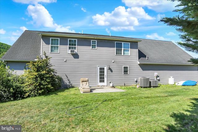 148 EDWARD DR, Millersburg, PA 17061
