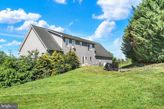 148 EDWARD DR, Millersburg, PA 17061