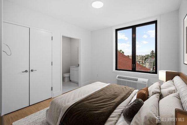 50 Easton Avenue 201, New Brunswick, NJ 08901