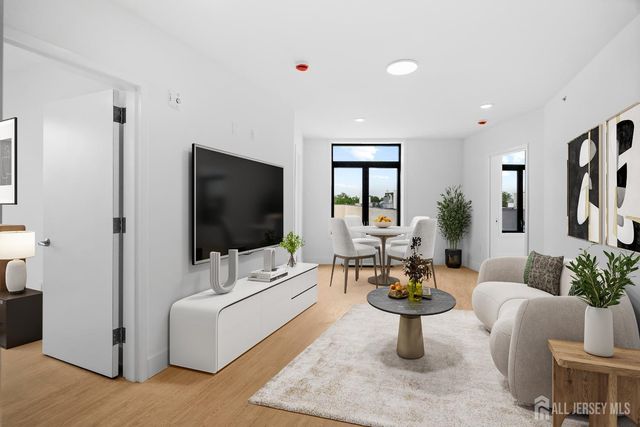 50 Easton Avenue 201, New Brunswick, NJ 08901