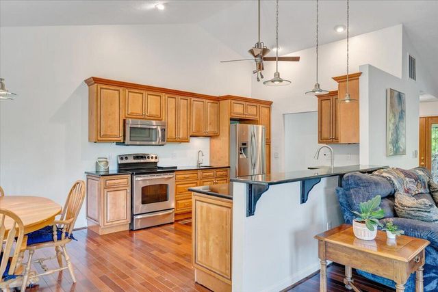 106 Diamond RD, Salem, VA 24153