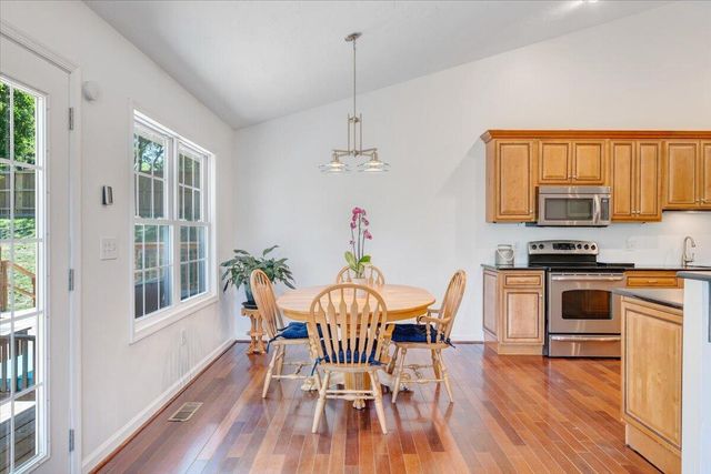 106 Diamond RD, Salem, VA 24153