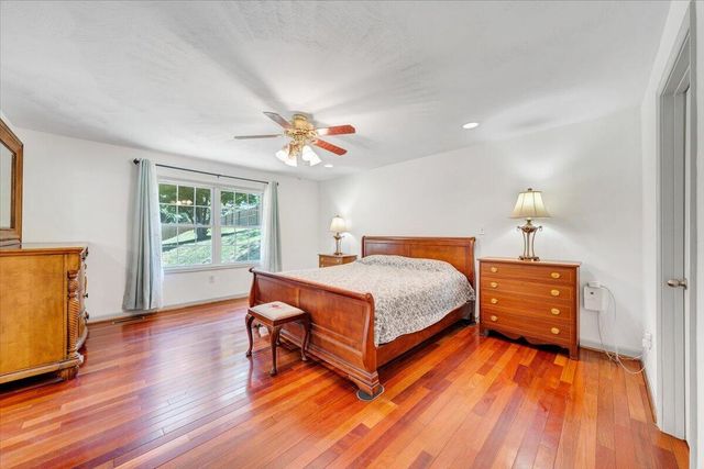 106 Diamond RD, Salem, VA 24153