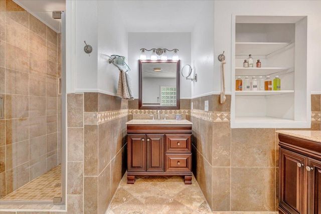 106 Diamond RD, Salem, VA 24153