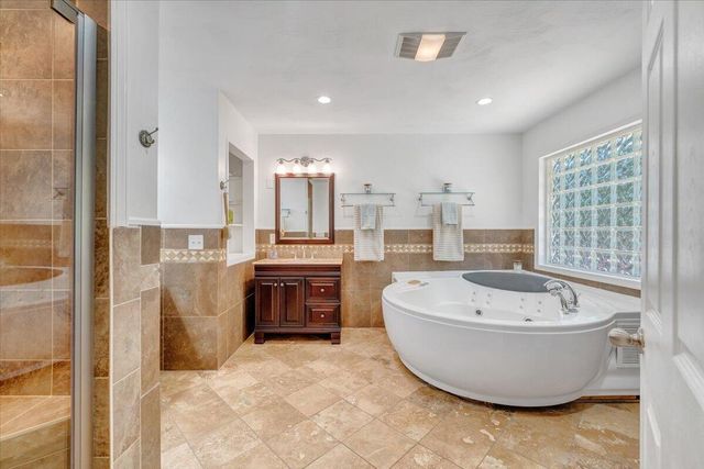 106 Diamond RD, Salem, VA 24153