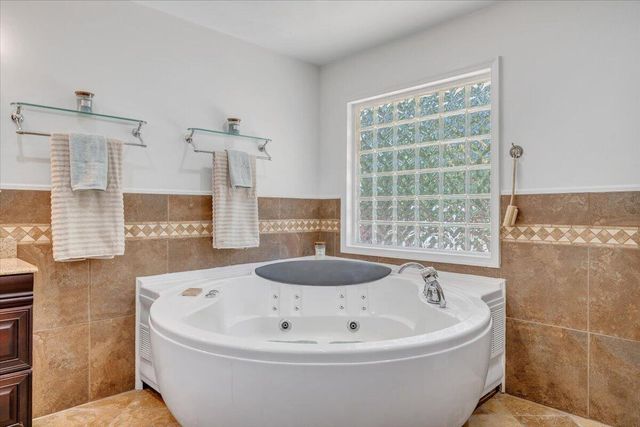 106 Diamond RD, Salem, VA 24153
