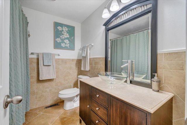 106 Diamond RD, Salem, VA 24153