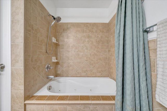 106 Diamond RD, Salem, VA 24153