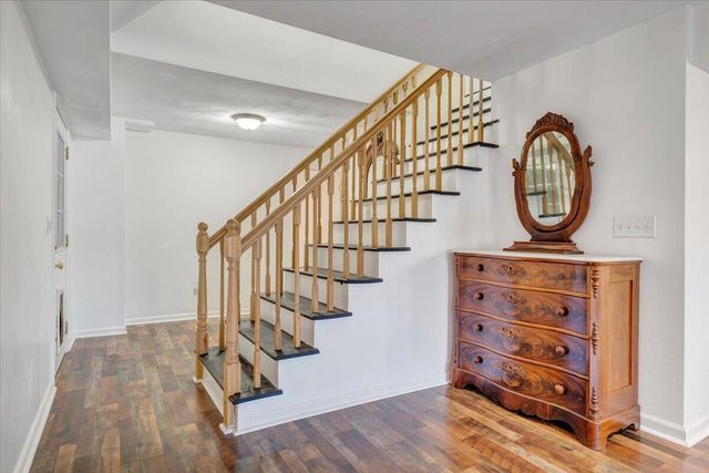 106 Diamond RD, Salem, VA 24153