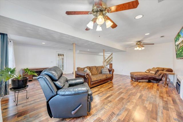 106 Diamond RD, Salem, VA 24153