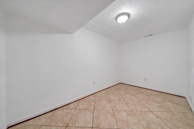 106 Diamond RD, Salem, VA 24153