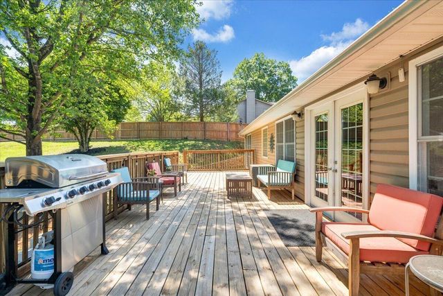 106 Diamond RD, Salem, VA 24153