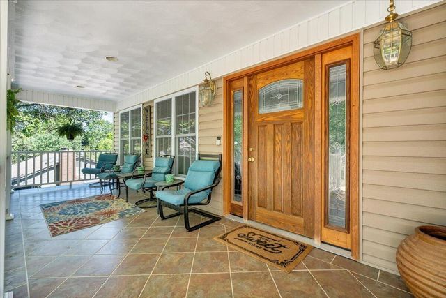 106 Diamond RD, Salem, VA 24153
