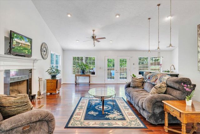 106 Diamond RD, Salem, VA 24153
