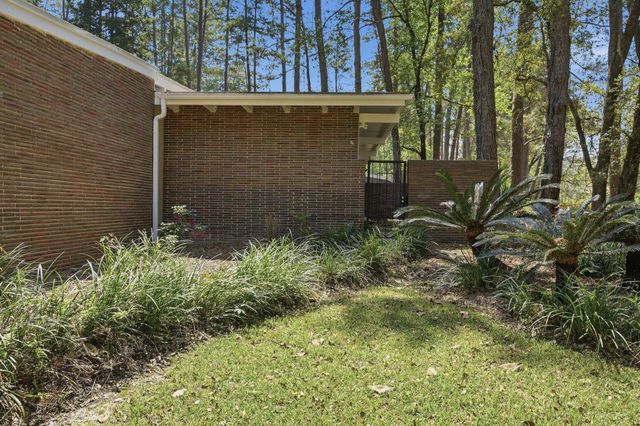 810 Middlebrooks Circle, Tallahassee, FL 32312