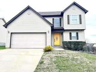 1192 Meachem Dr, Clarksville, TN 37042