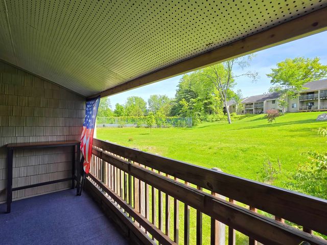 8 Hawthorne Circle, South Burlington, VT 05403