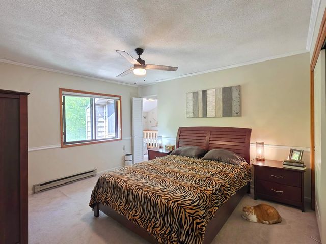 8 Hawthorne Circle, South Burlington, VT 05403