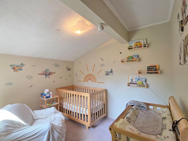 8 Hawthorne Circle, South Burlington, VT 05403
