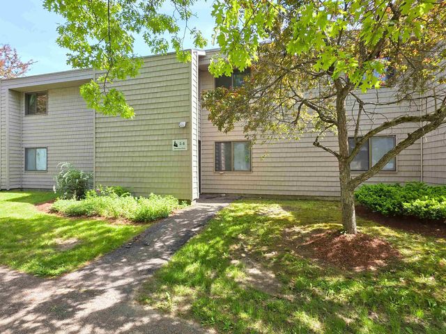 8 Hawthorne Circle, South Burlington, VT 05403