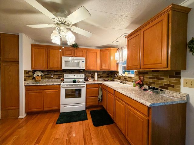 121 AZALEA TRAIL, Leesburg, FL 34748