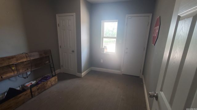 7402 Quintana, San Antonio, TX 78211