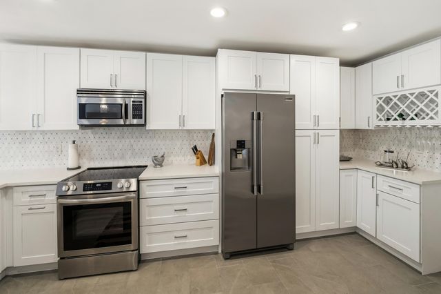 819 Windermere Way, Palm Beach Gardens, FL 33418