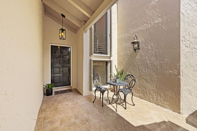 819 Windermere Way, Palm Beach Gardens, FL 33418